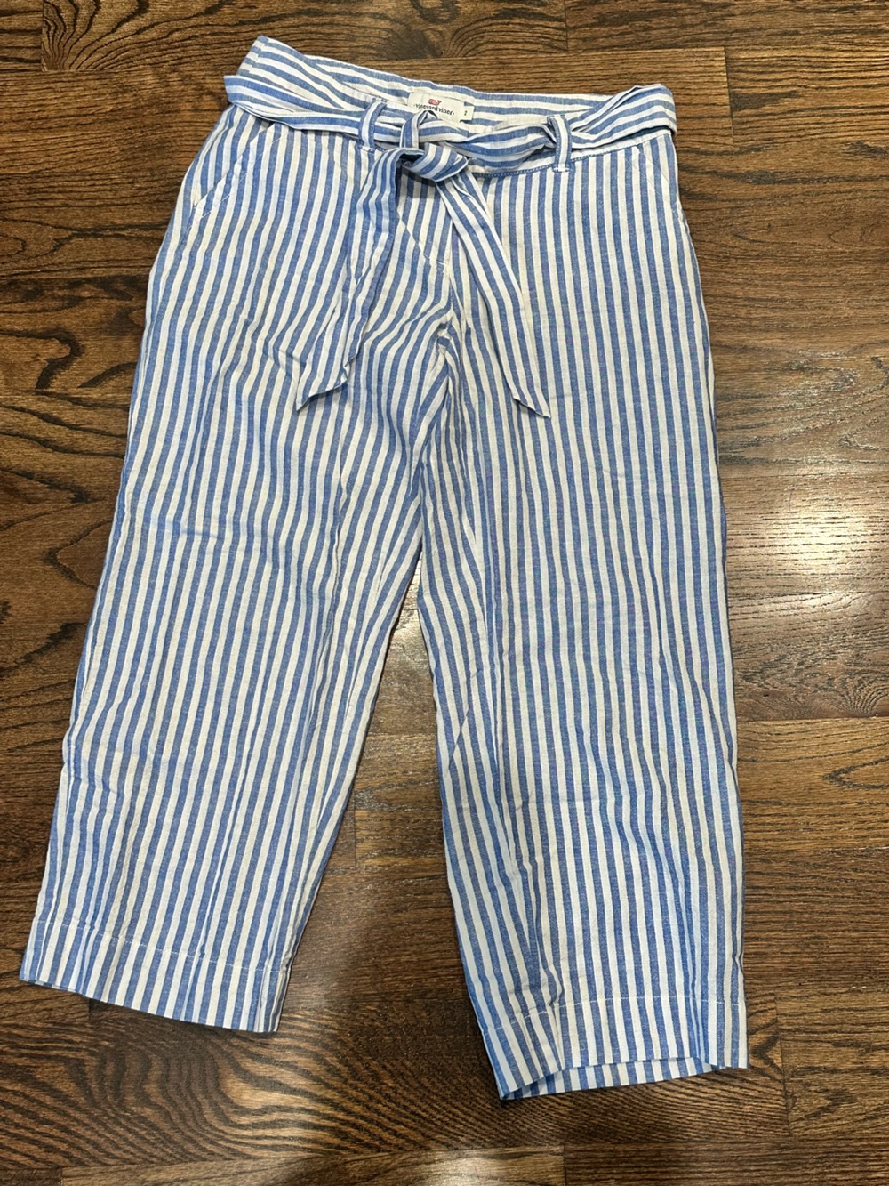 Women’s Vineyard Vines Blue and White Striped Tie-Waist Chinos cropped